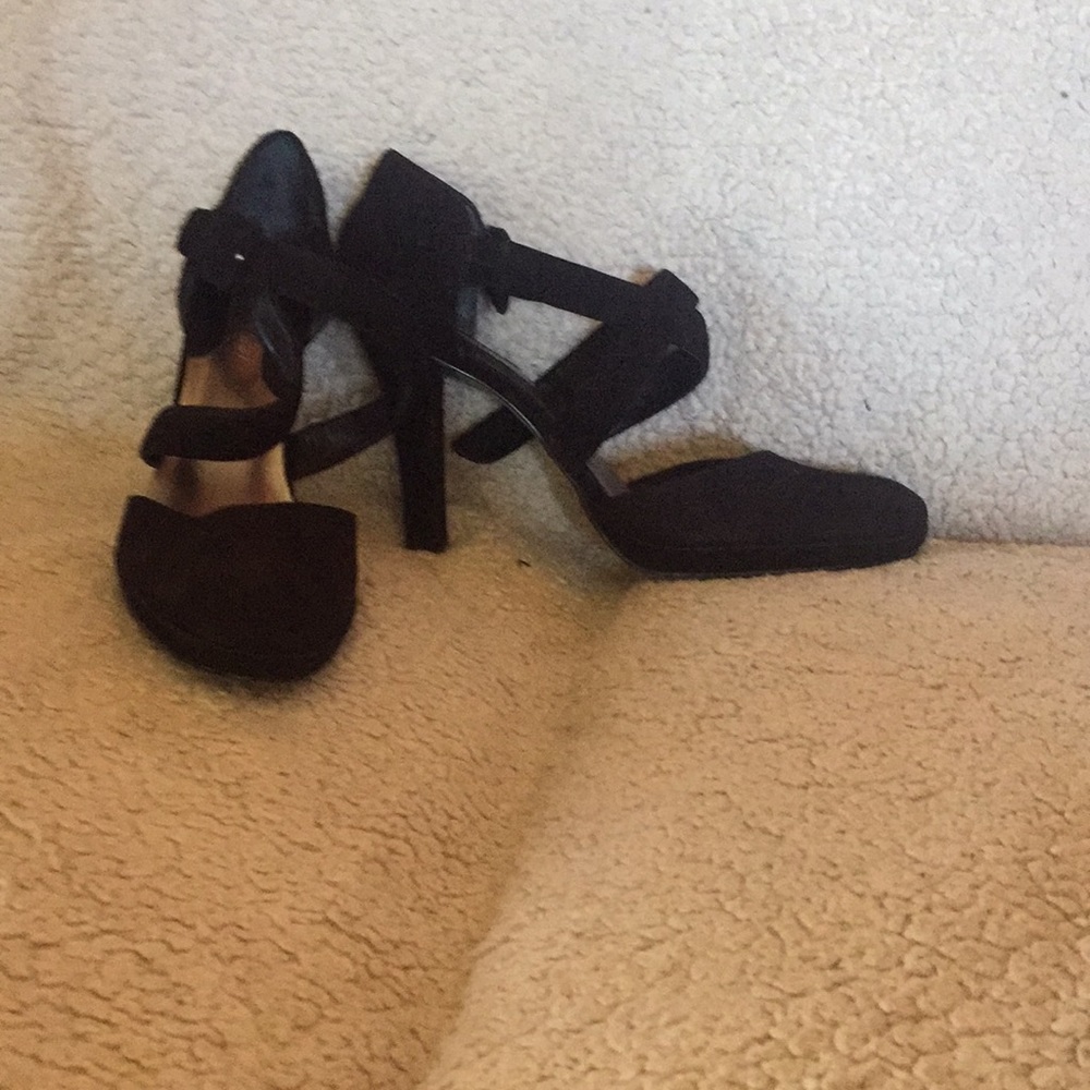 High heel suede shoes